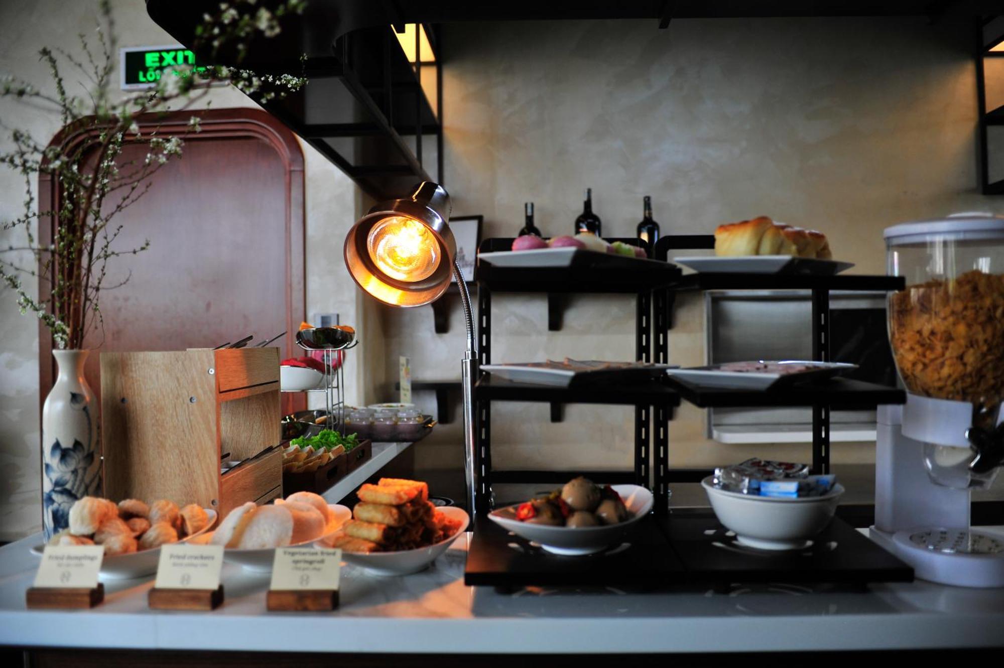 Hato Saigon Boutique Hotel & Rooftop Хошимин Экстерьер фото
