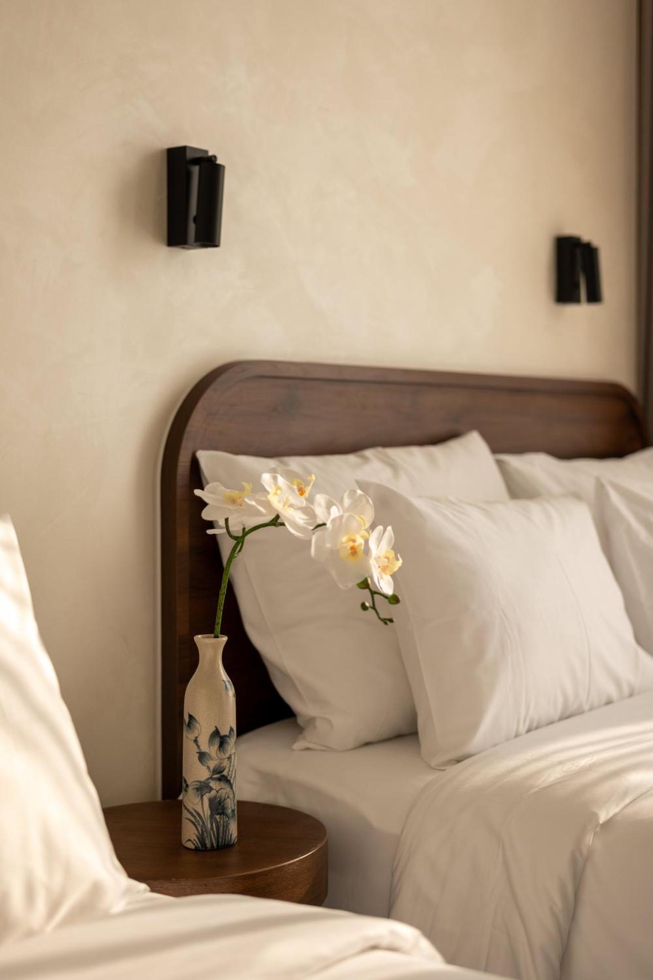 Hato Saigon Boutique Hotel & Rooftop Хошимин Экстерьер фото