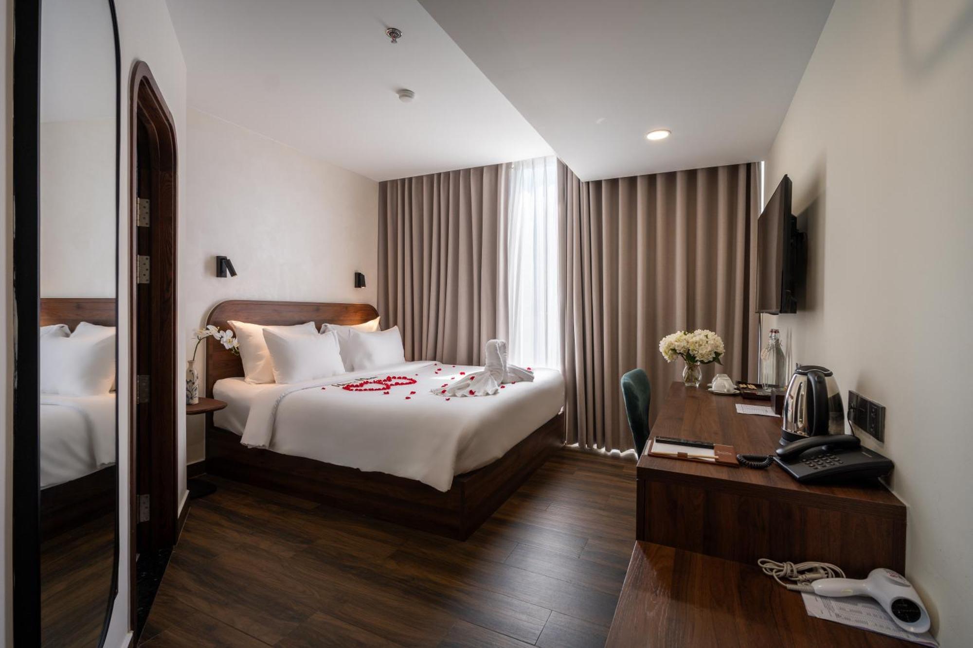 Hato Saigon Boutique Hotel & Rooftop Хошимин Экстерьер фото