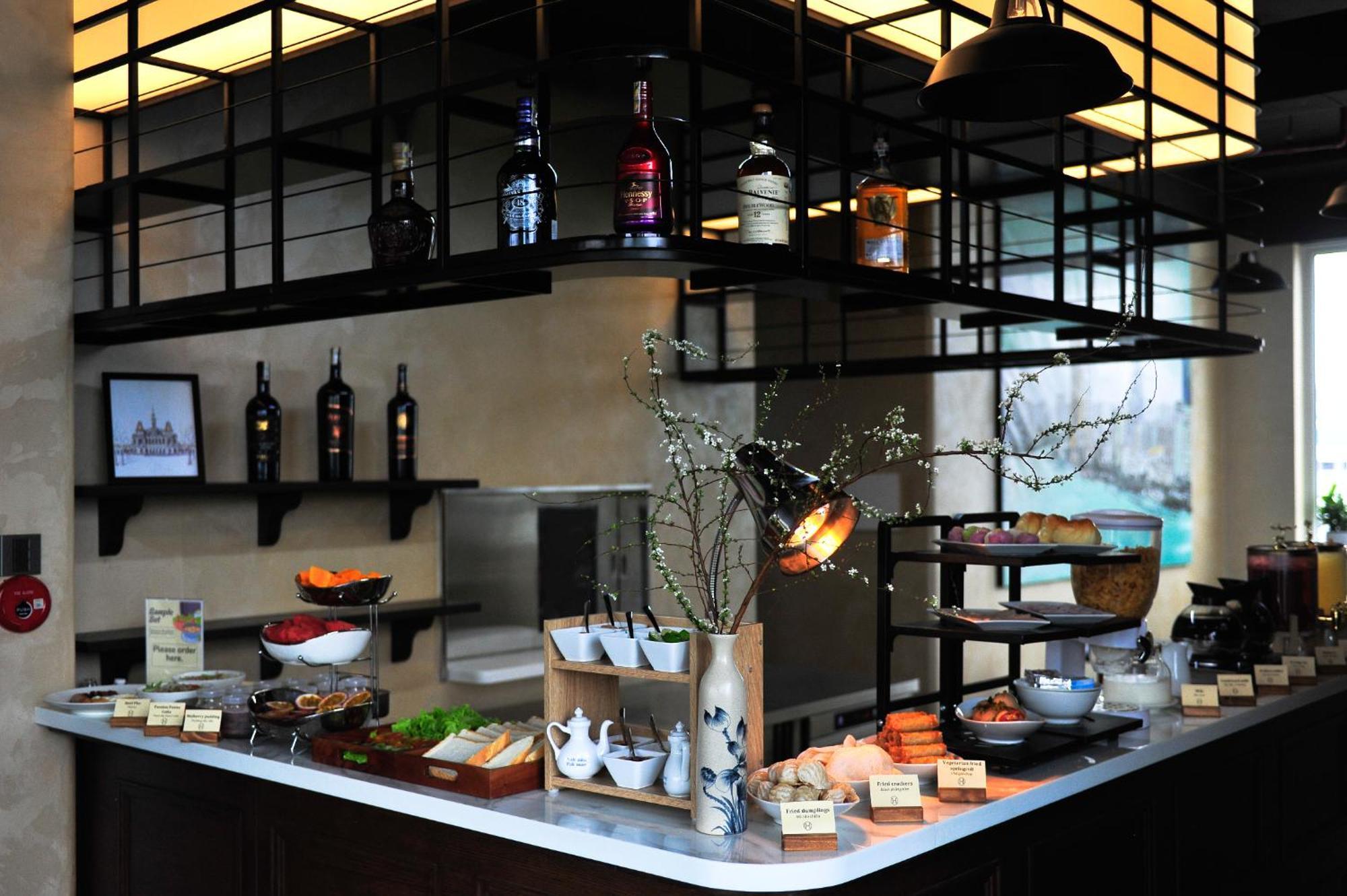 Hato Saigon Boutique Hotel & Rooftop Хошимин Экстерьер фото